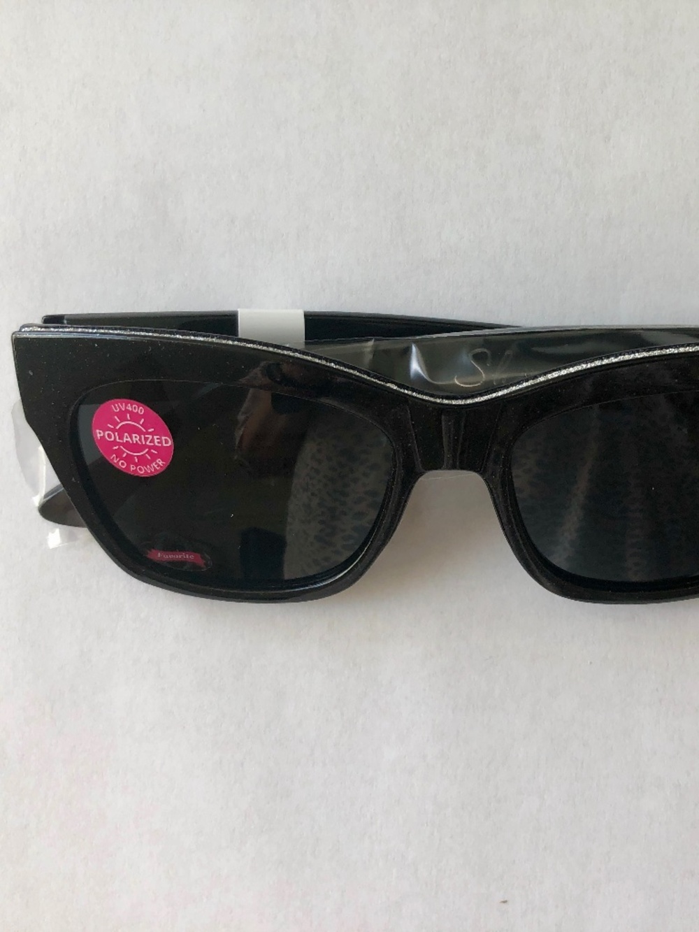 NEW Peepers Black Shine On Polarized UV400 Sunglasses
